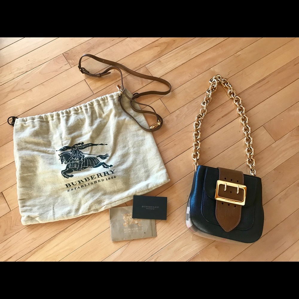 Burberry leather purse